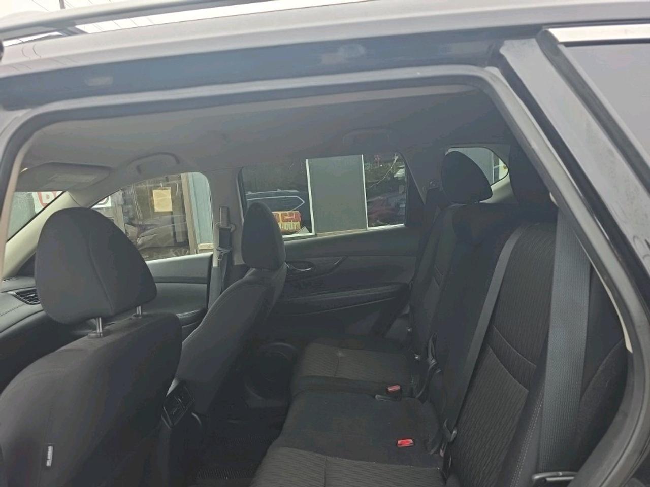 2019 Nissan Rogue SV Photo