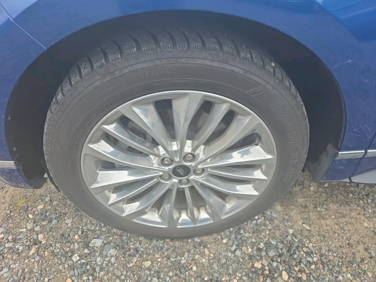2022 Ford Edge Titanium TITANIUM AWD Photo