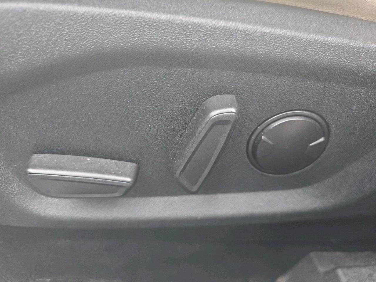 2022 Ford Edge Titanium TITANIUM AWD Photo