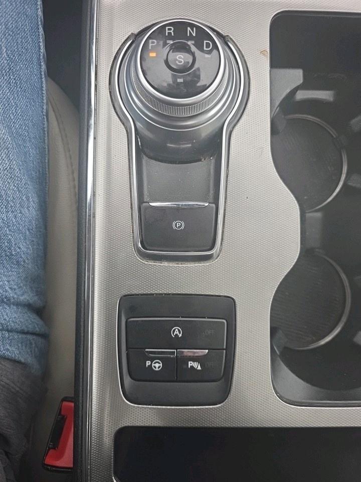 2022 Ford Edge Titanium TITANIUM AWD Photo