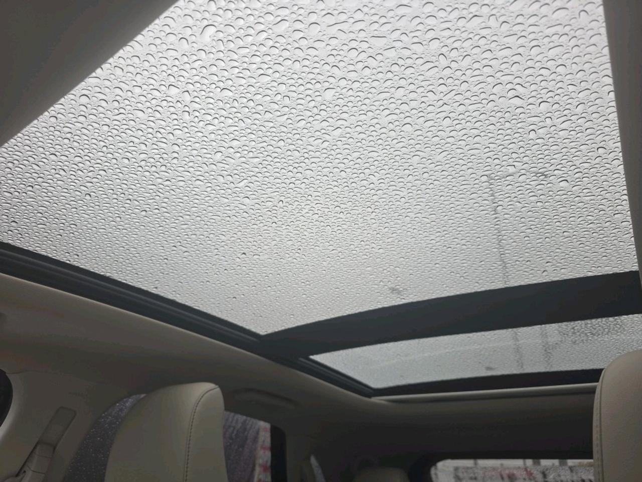 2022 Ford Edge Titanium TITANIUM AWD Photo