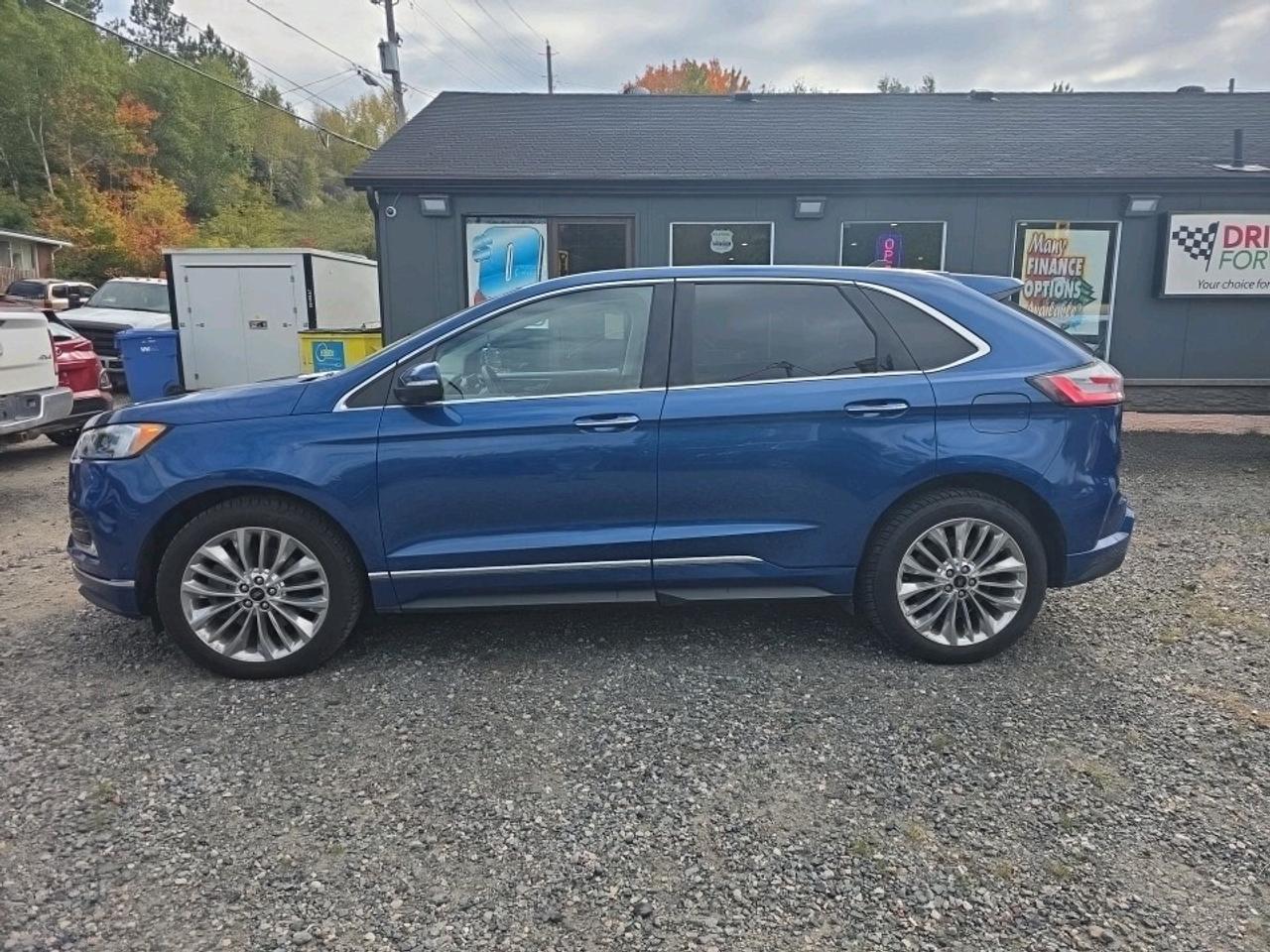 2022 Ford Edge Titanium TITANIUM AWD Photo