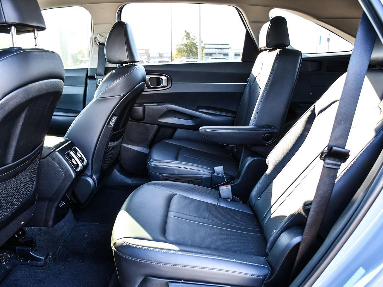 2025 Kia Sorento 2.5T EX 2025 Kia Sorento EX AWD | Heated Leather Seats | Heated Steering Wheel | 6 Passenger | Power Liftgate | Smart Cruise Control | Blind Spot | 12.3 Multimedia Touchscreen Photo
