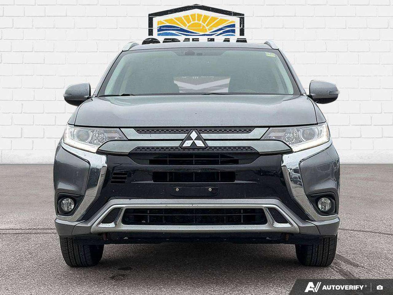 2020 Mitsubishi Outlander | Back-Up Camera Photo2