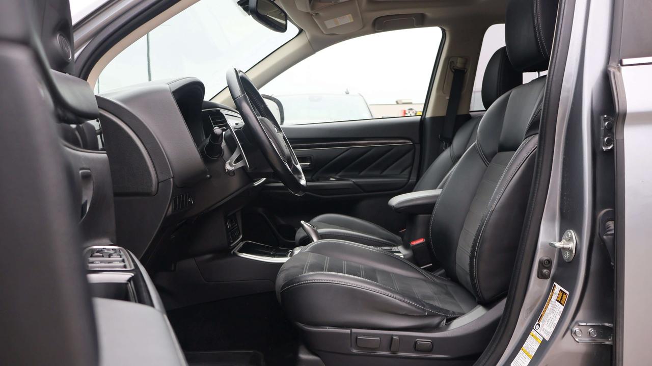 2020 Mitsubishi Outlander | Back-Up Camera Photo