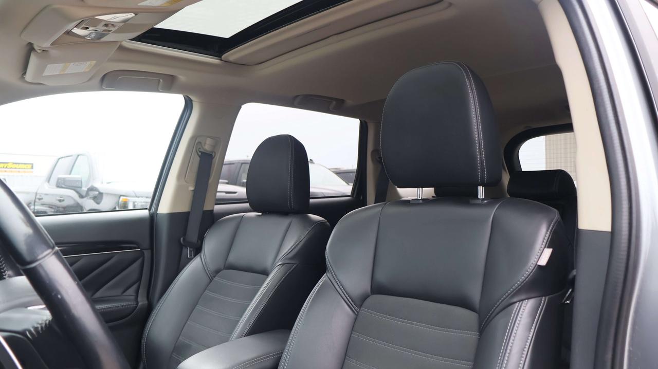 2020 Mitsubishi Outlander | Back-Up Camera Photo