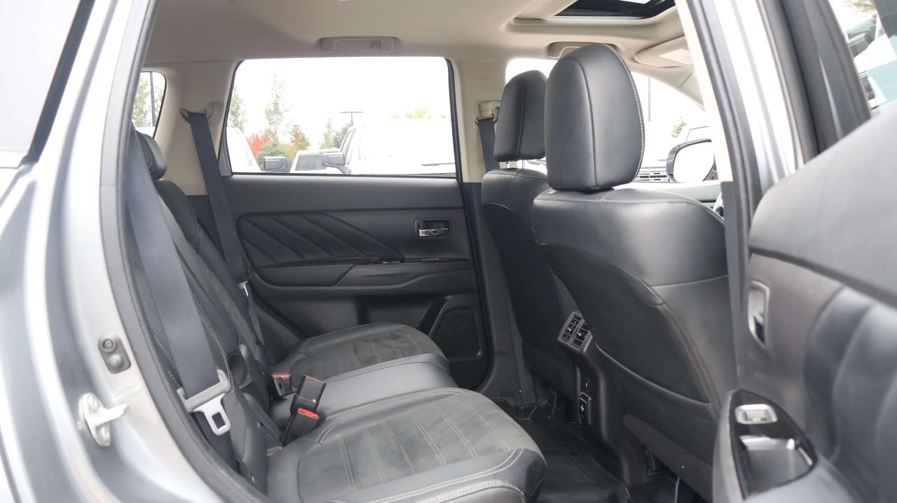 2020 Mitsubishi Outlander | Back-Up Camera Photo