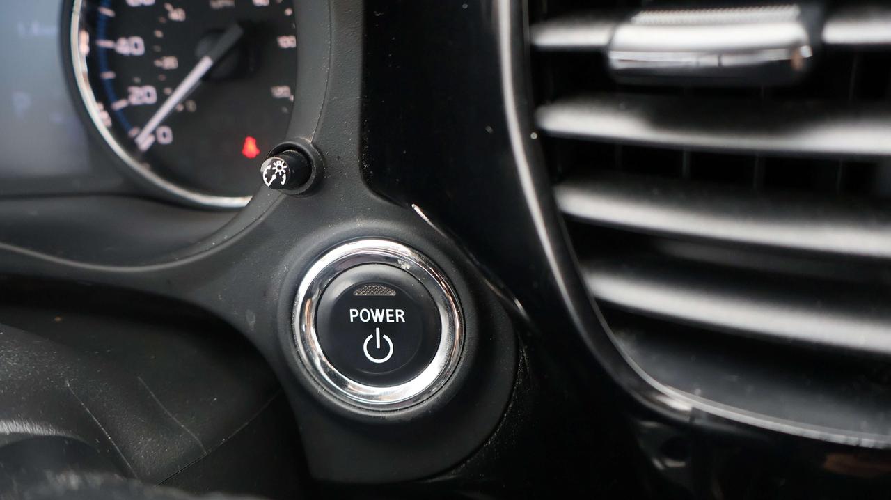 2020 Mitsubishi Outlander | Back-Up Camera Photo