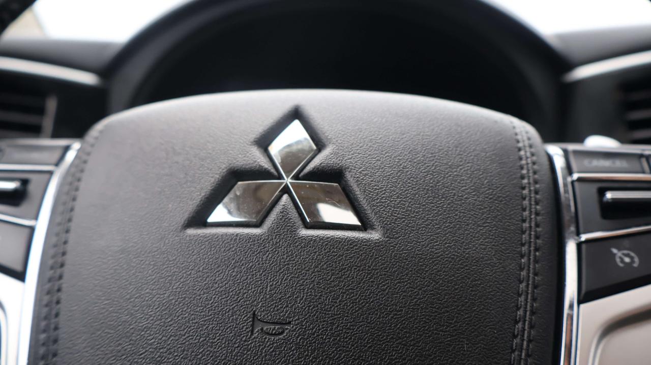 2020 Mitsubishi Outlander | Back-Up Camera Photo