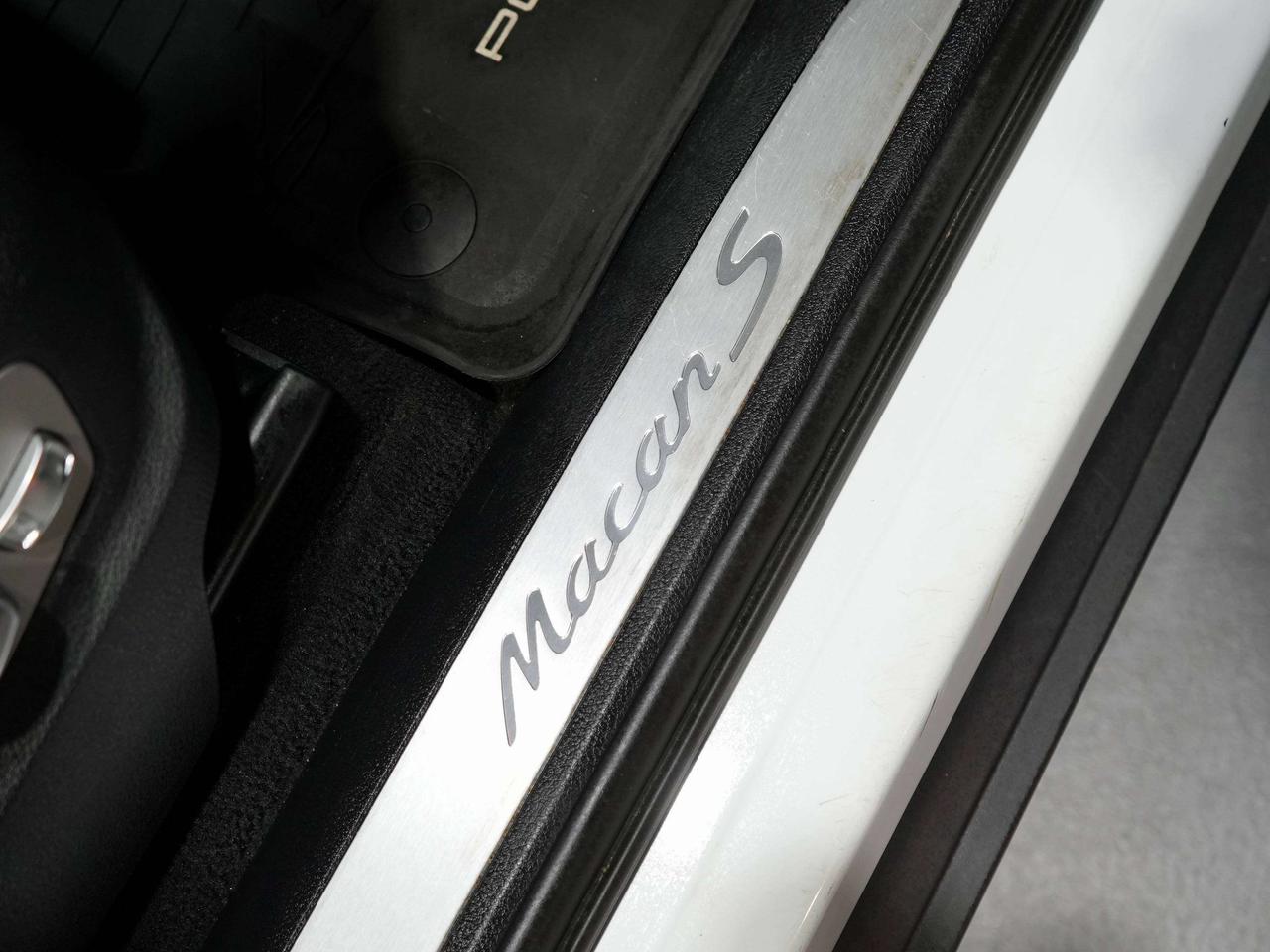 2023 Porsche Macan NO ACCIDENT| S |BOSE|DRIVERASSIST|RED INT|PANO|360 Photo