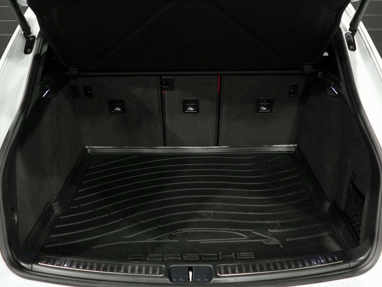 2023 Porsche Macan NO ACCIDENT| S |BOSE|DRIVERASSIST|RED INT|PANO|360 Photo