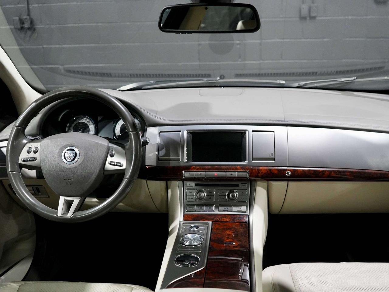 2011 Jaguar XF Premium Luxury|No Accident| V8 | Photo