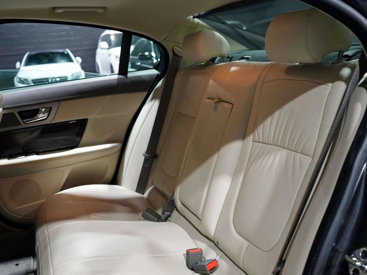 2011 Jaguar XF Premium Luxury|No Accident| V8 | Photo