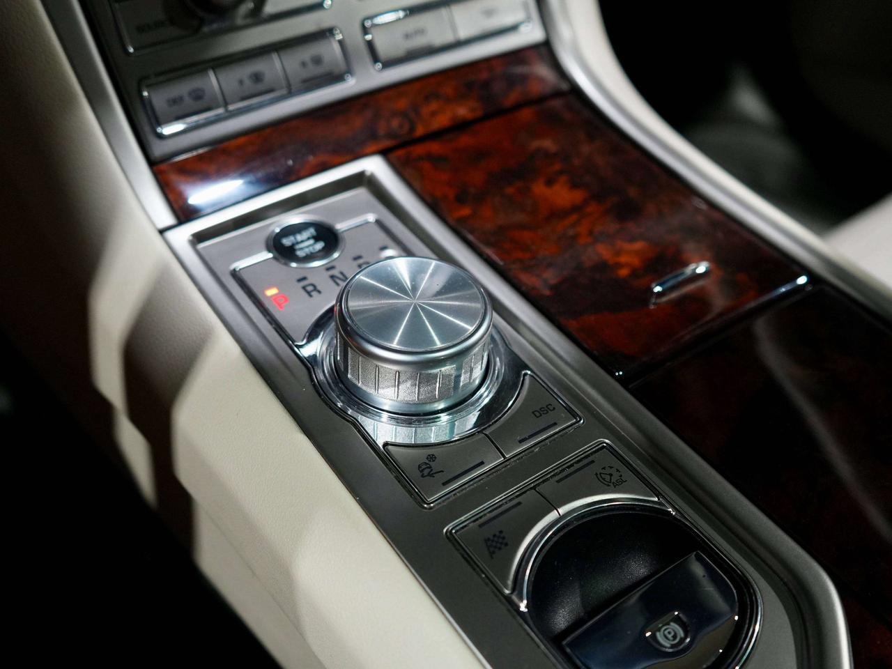 2011 Jaguar XF Premium Luxury|No Accident| V8 | Photo