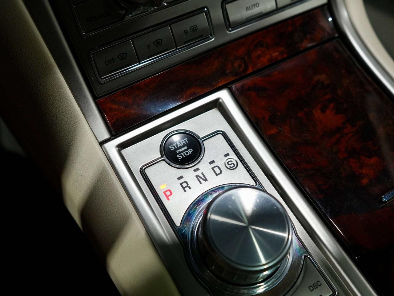 2011 Jaguar XF Premium Luxury|No Accident| V8 | Photo