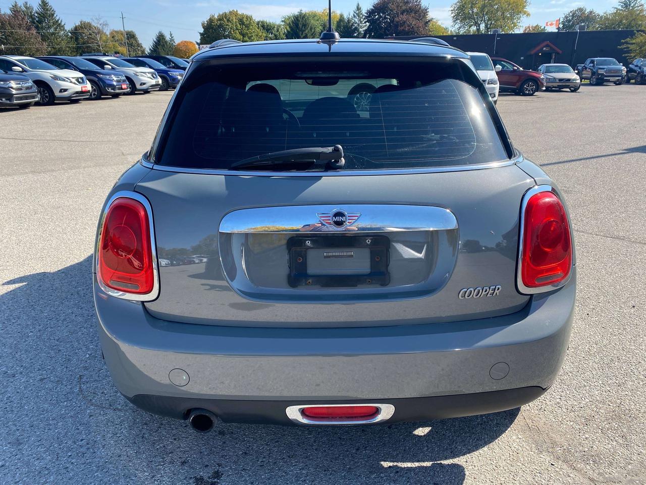 2015 MINI 5 Door CLEAN CARFAX, MANUAL TRANS, SUNROOF, HEATED SEATS! - Photo #7