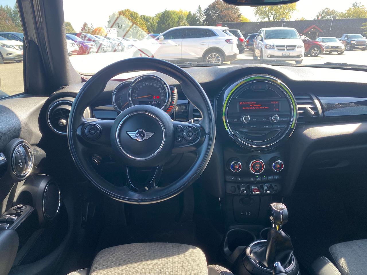 2015 MINI 5 Door CLEAN CARFAX, MANUAL TRANS, SUNROOF, HEATED SEATS! Photo