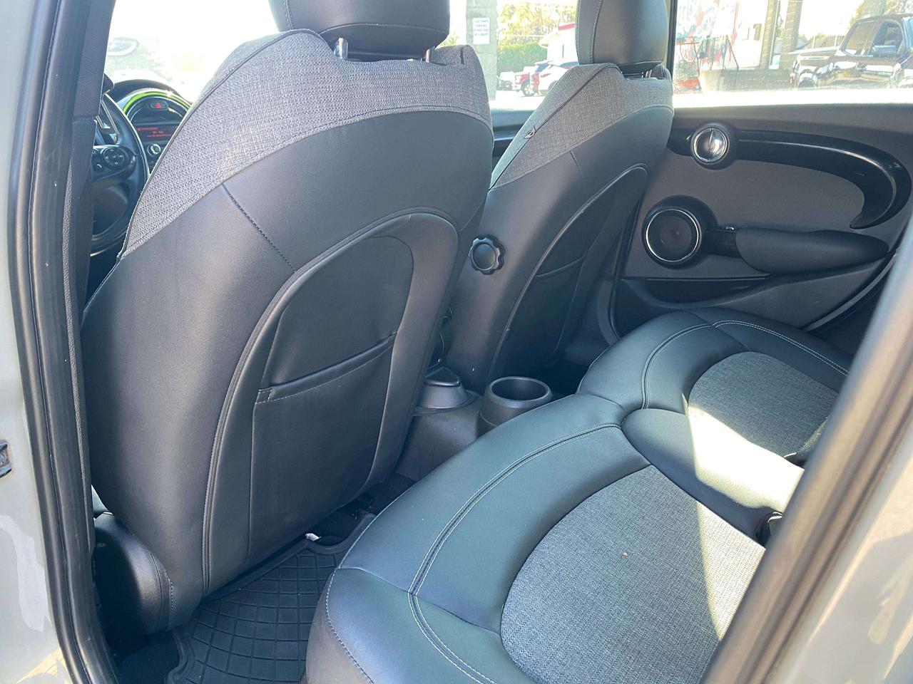 2015 MINI 5 Door CLEAN CARFAX, MANUAL TRANS, SUNROOF, HEATED SEATS! - Photo #20