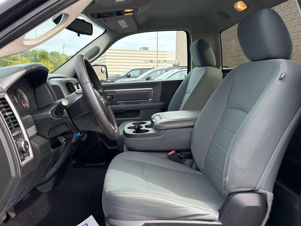 2016 RAM 1500 2WD Regular Cab 6.4 Ft Box Express Photo