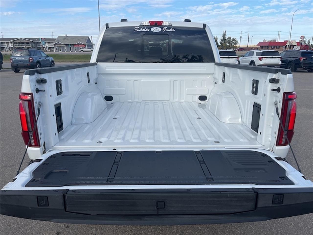 2026 Ford F-150 Platinum  - Sunroof Photo5