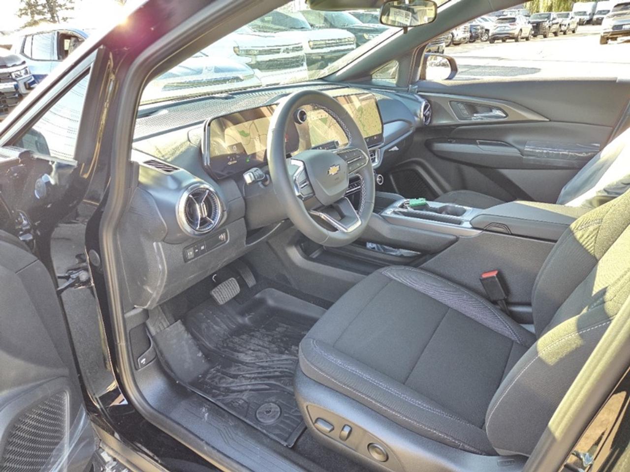2027 Chevrolet Equinox EV LT1 w/PCY Photo