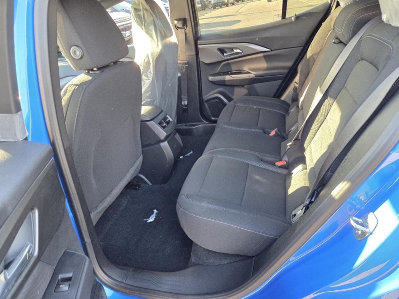 2027 Chevrolet Equinox EV LT1 w/PCY   MIDNIGHT PACKAGE | ELECTRIC AWD | 19" BLACK WHEELS | 17.7" TOUCHSCREEN Photo