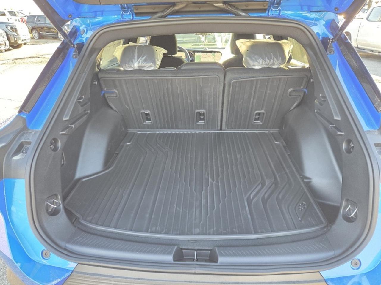 2027 Chevrolet Equinox EV LT1 w/PCY   MIDNIGHT PACKAGE | ELECTRIC AWD | 19" BLACK WHEELS | 17.7" TOUCHSCREEN Photo
