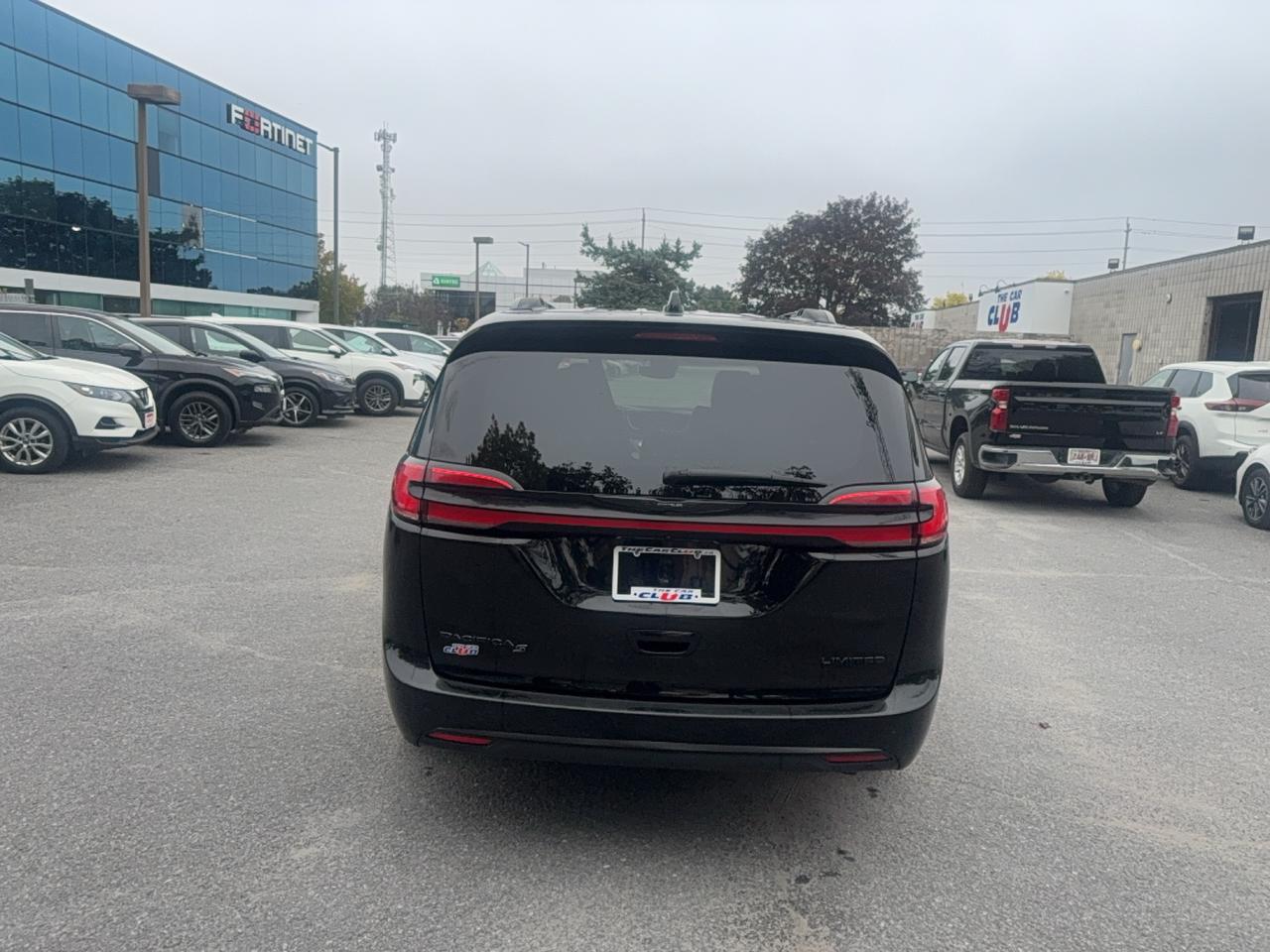 2025 Chrysler Pacifica Limited
