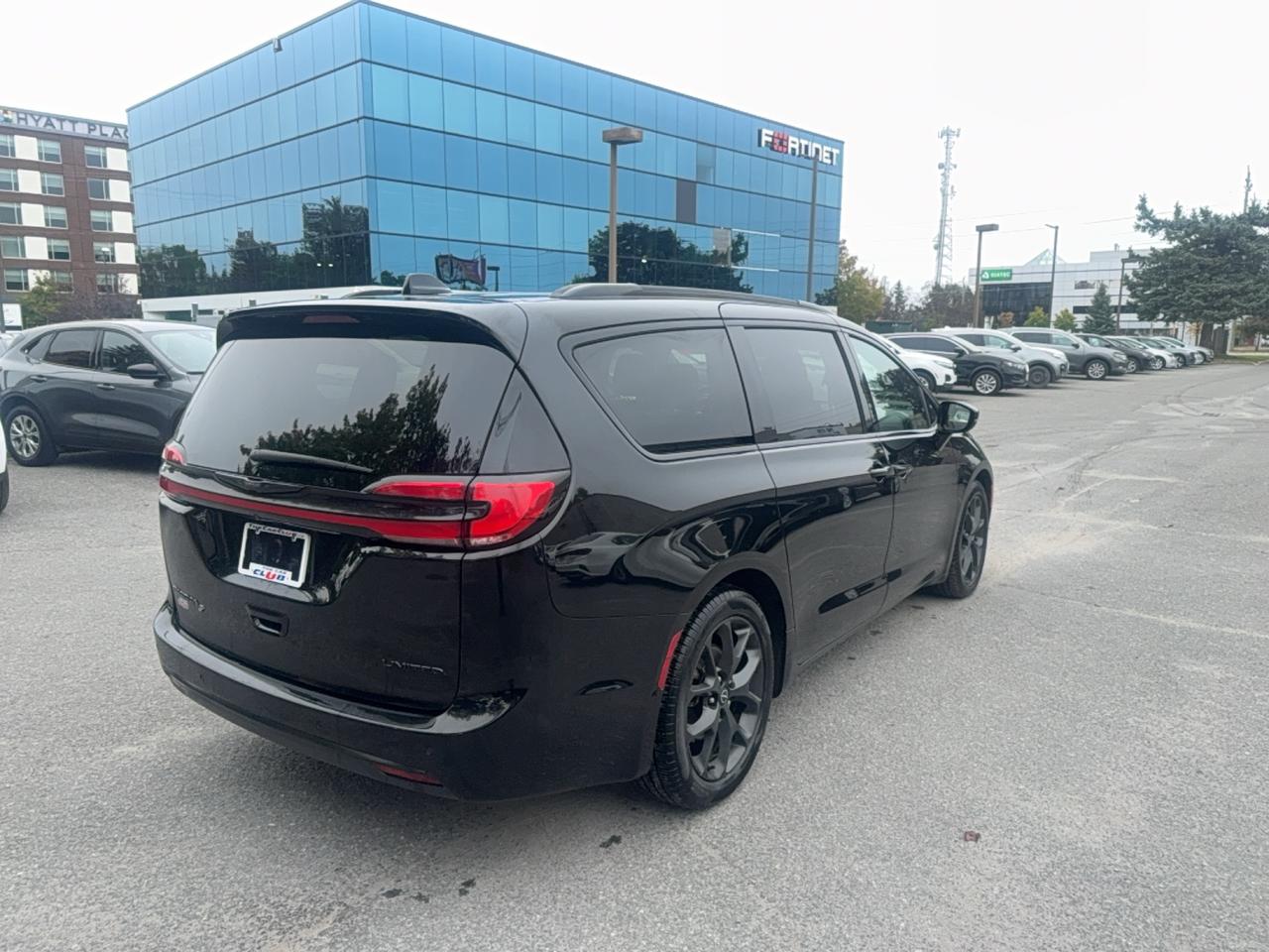 2025 Chrysler Pacifica Limited