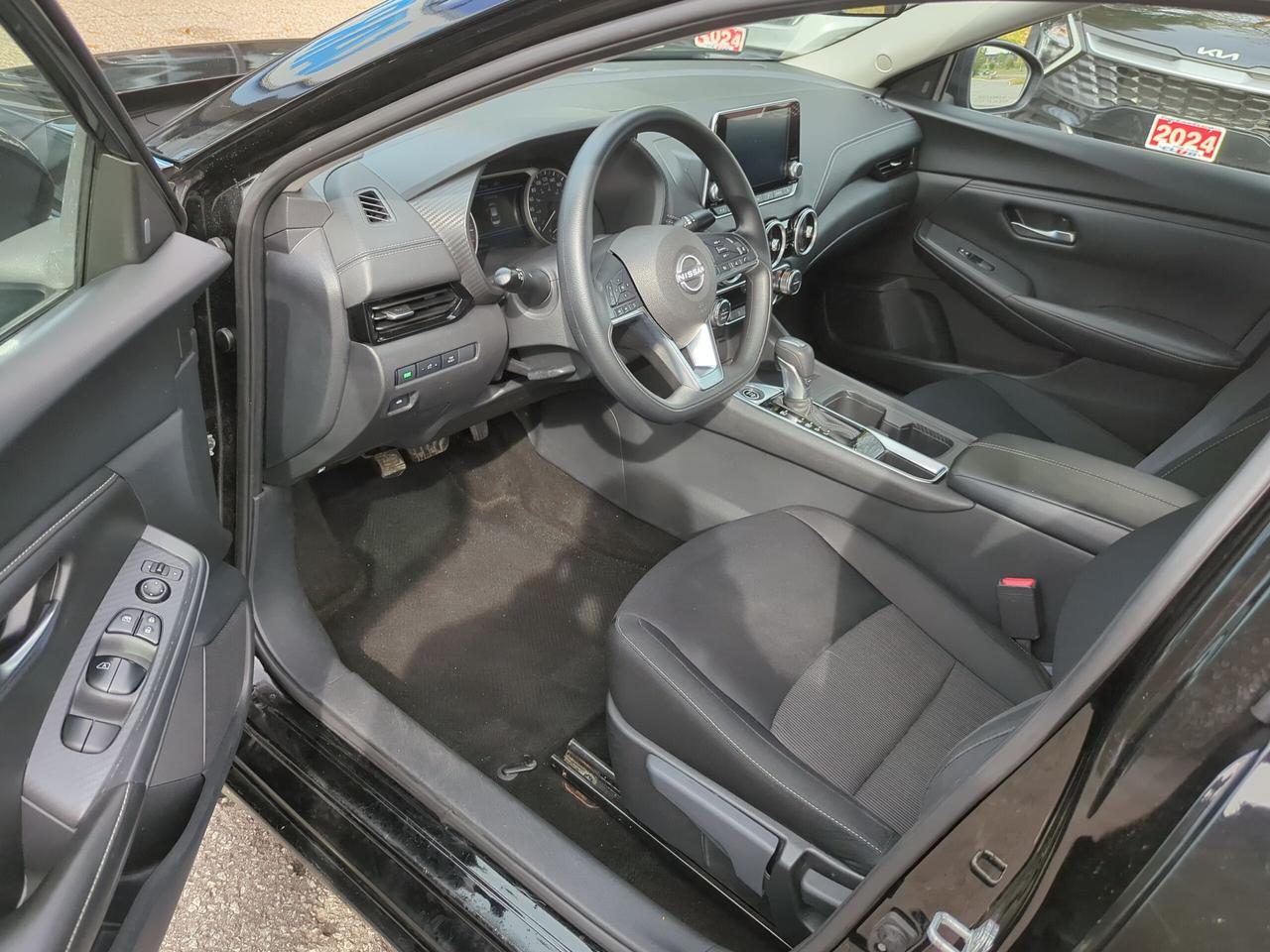 2024 Nissan Sentra SV Photo