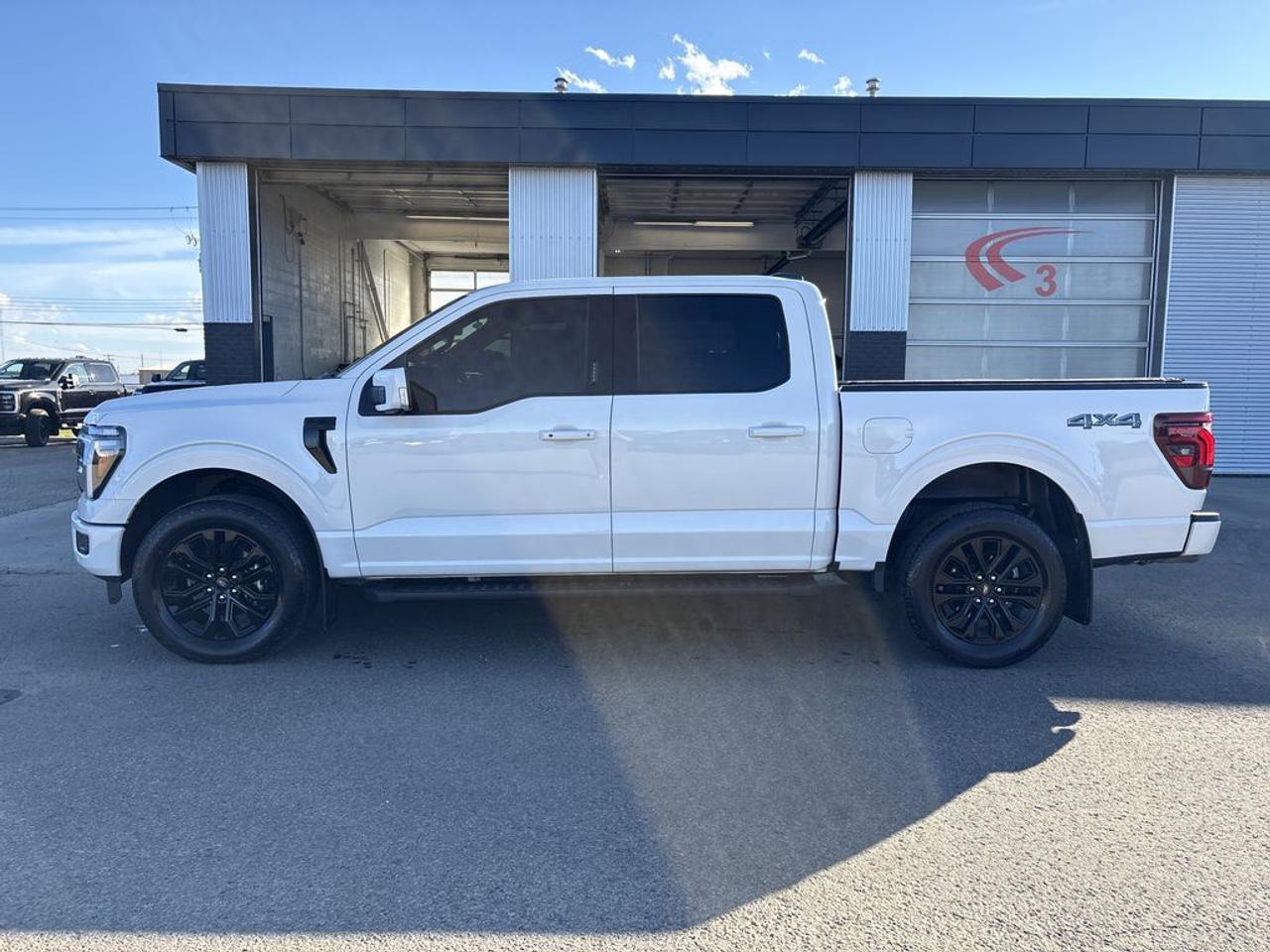 2025 Ford F-150 Lariat Photo3
