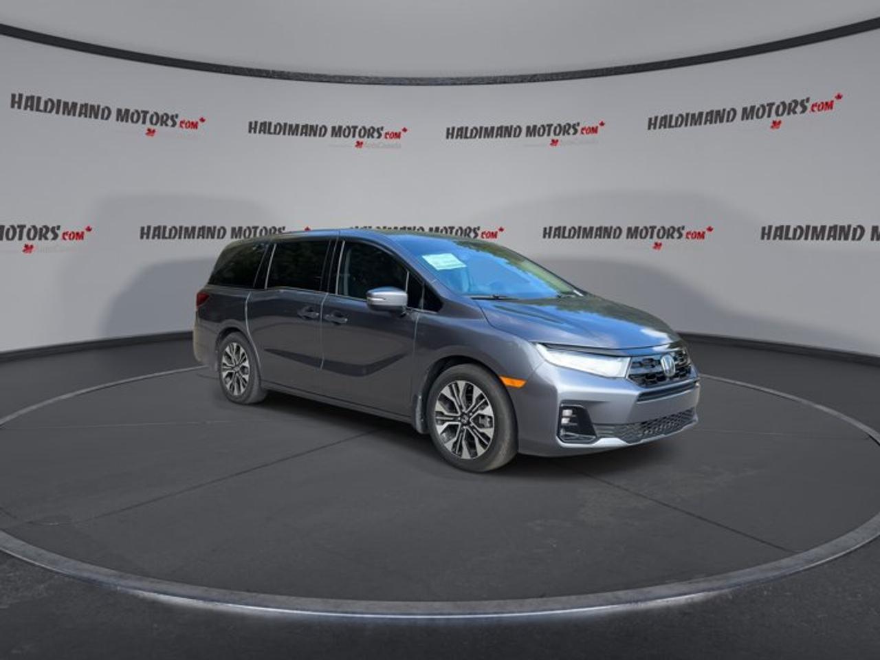 2025 Honda Odyssey Touring | No Accidents | Sunroof | Vent. Front Seats Photo1