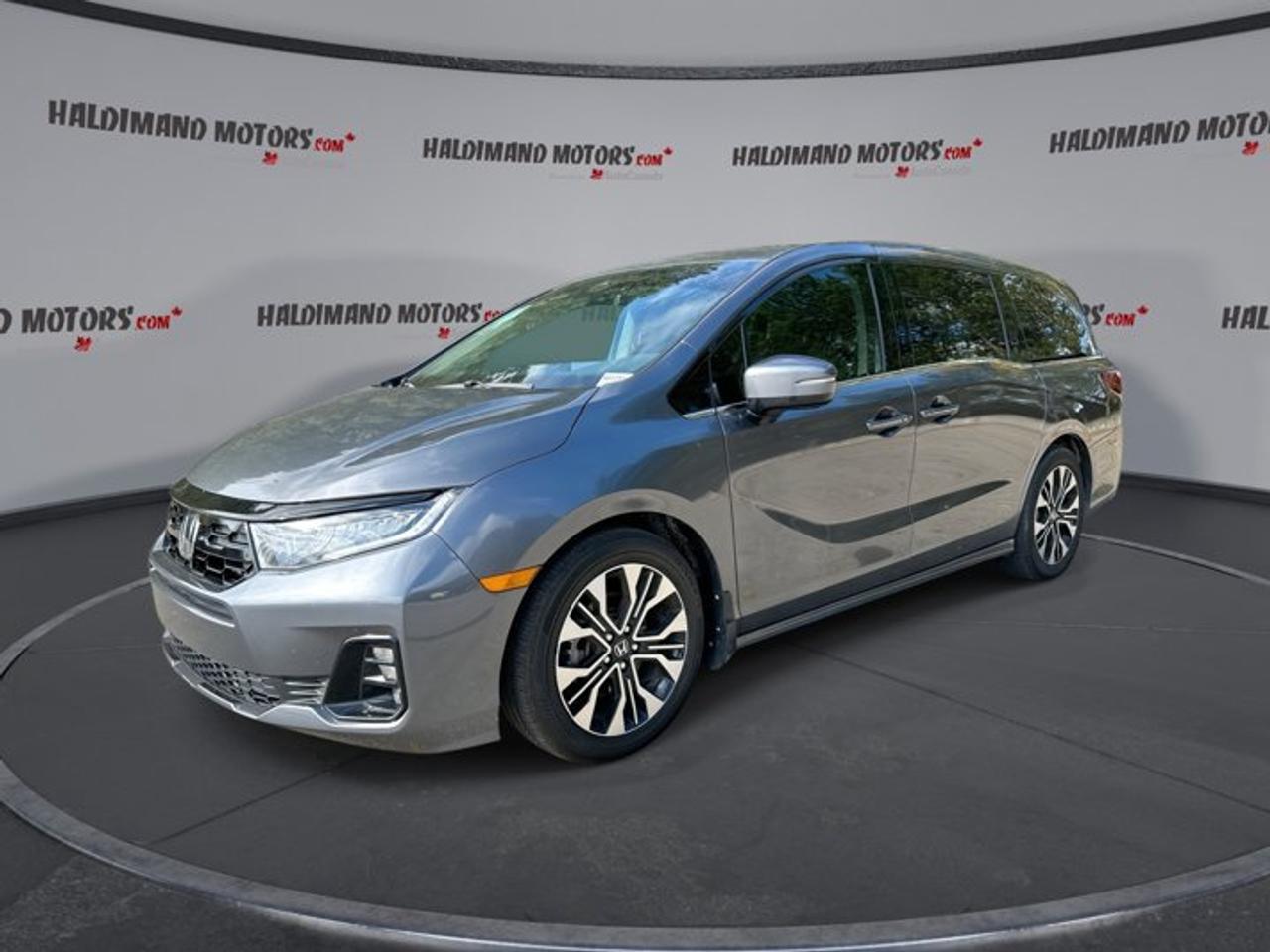 2025 Honda Odyssey Touring | No Accidents | Sunroof | Vent. Front Seats Photo0