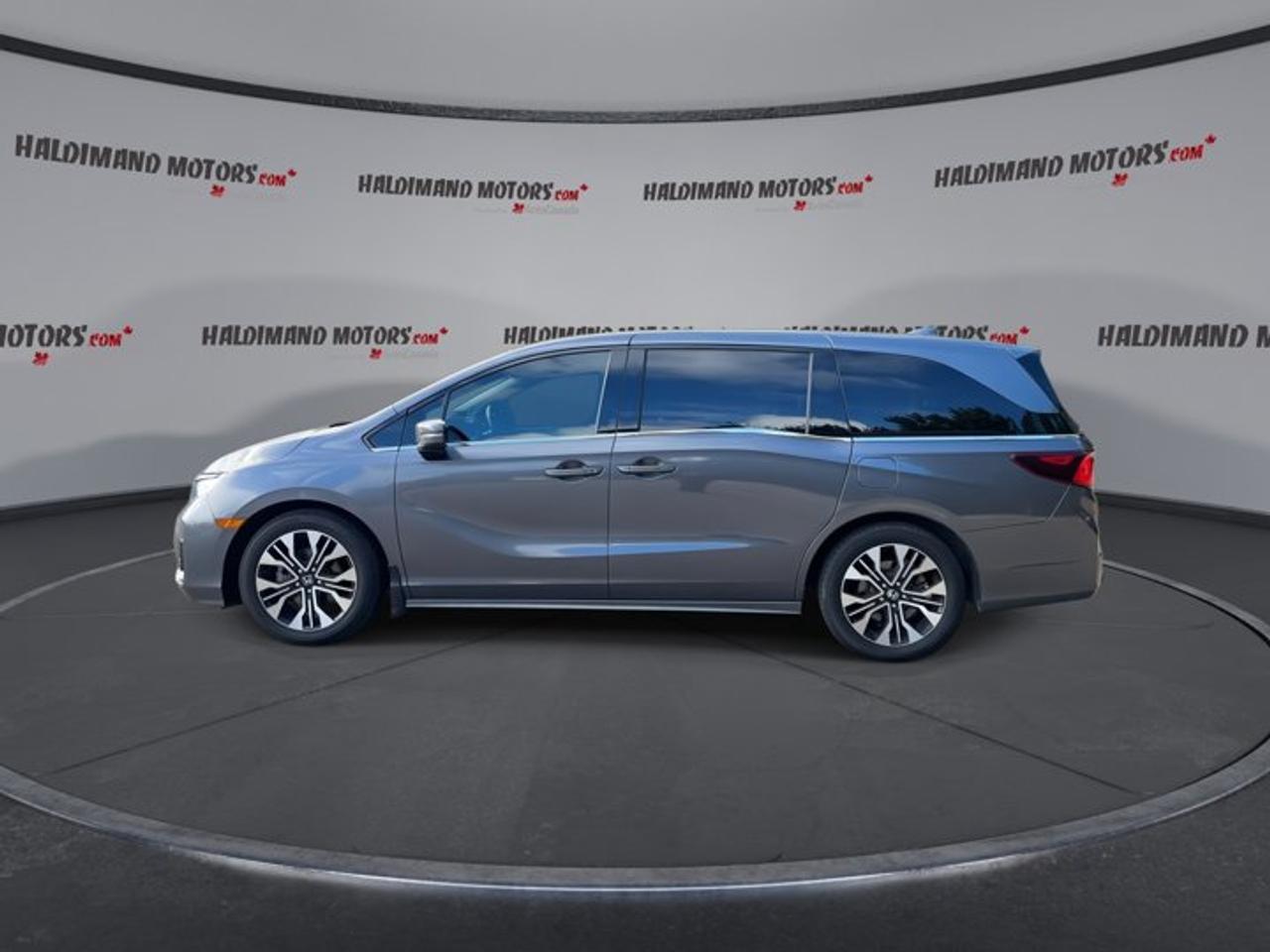 2025 Honda Odyssey Touring | No Accidents | Sunroof | Vent. Front Seats Photo