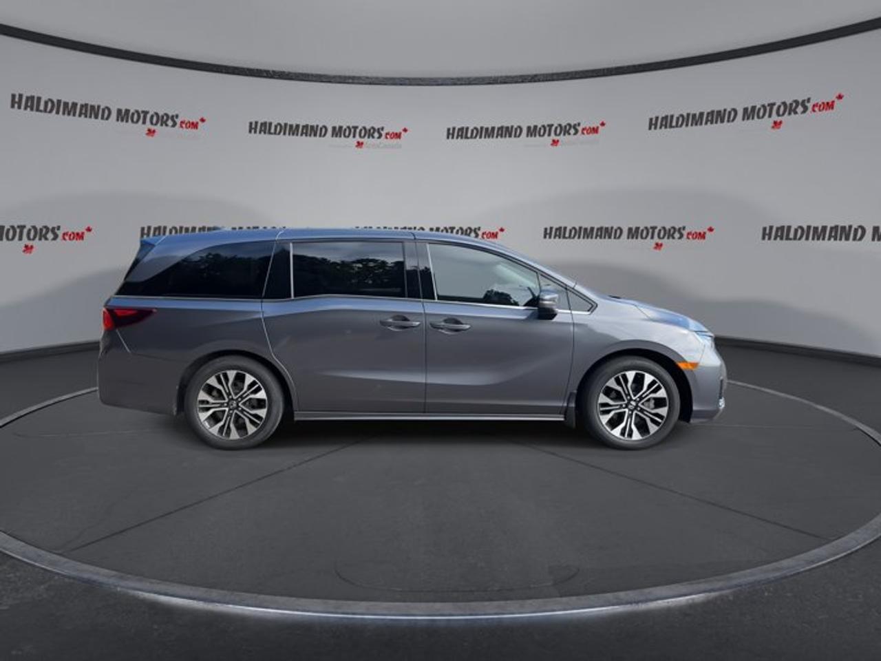 2025 Honda Odyssey Touring | No Accidents | Sunroof | Vent. Front Seats Photo