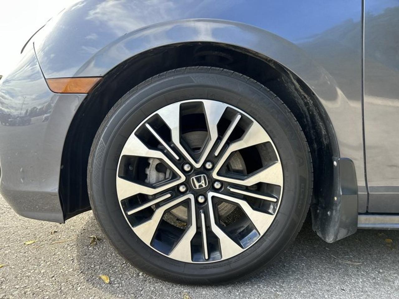 2025 Honda Odyssey Touring | No Accidents | Sunroof | Vent. Front Seats Photo