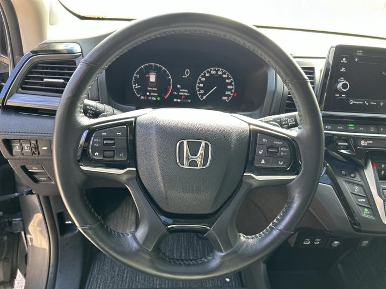 2025 Honda Odyssey Touring | No Accidents | Sunroof | Vent. Front Seats Photo