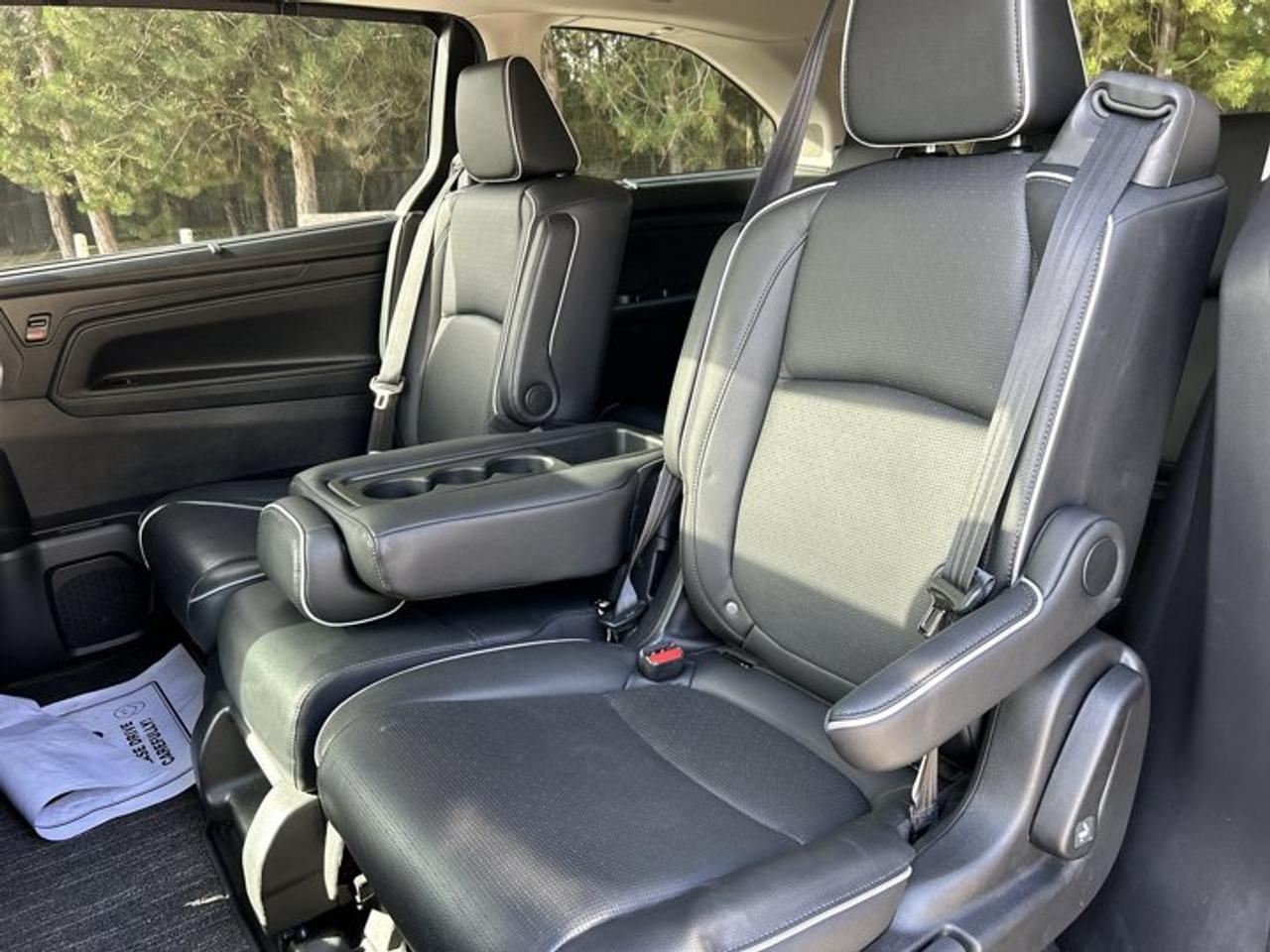 2025 Honda Odyssey Touring | No Accidents | Sunroof | Vent. Front Seats Photo