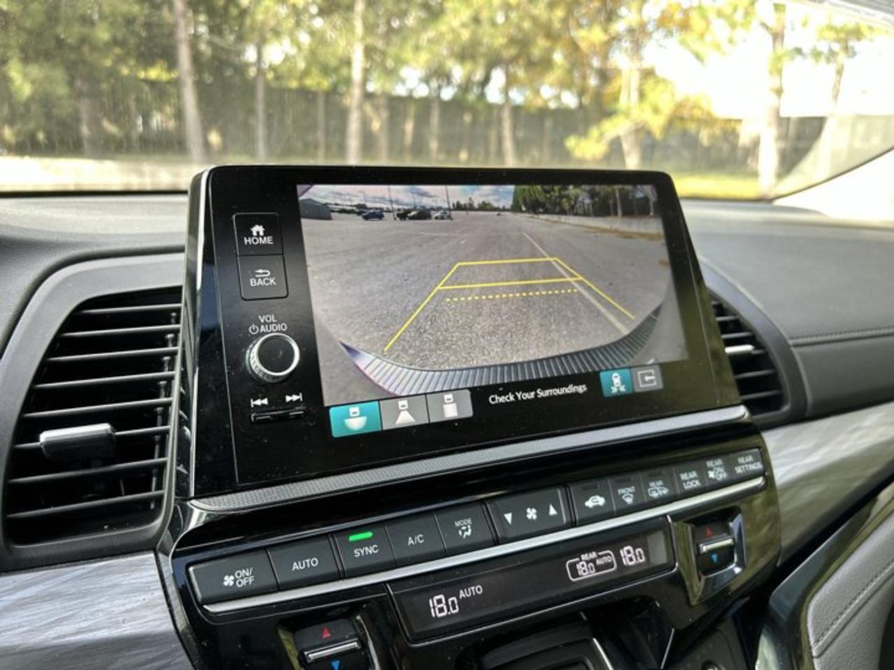 2025 Honda Odyssey Touring | No Accidents | Sunroof | Vent. Front Seats Photo