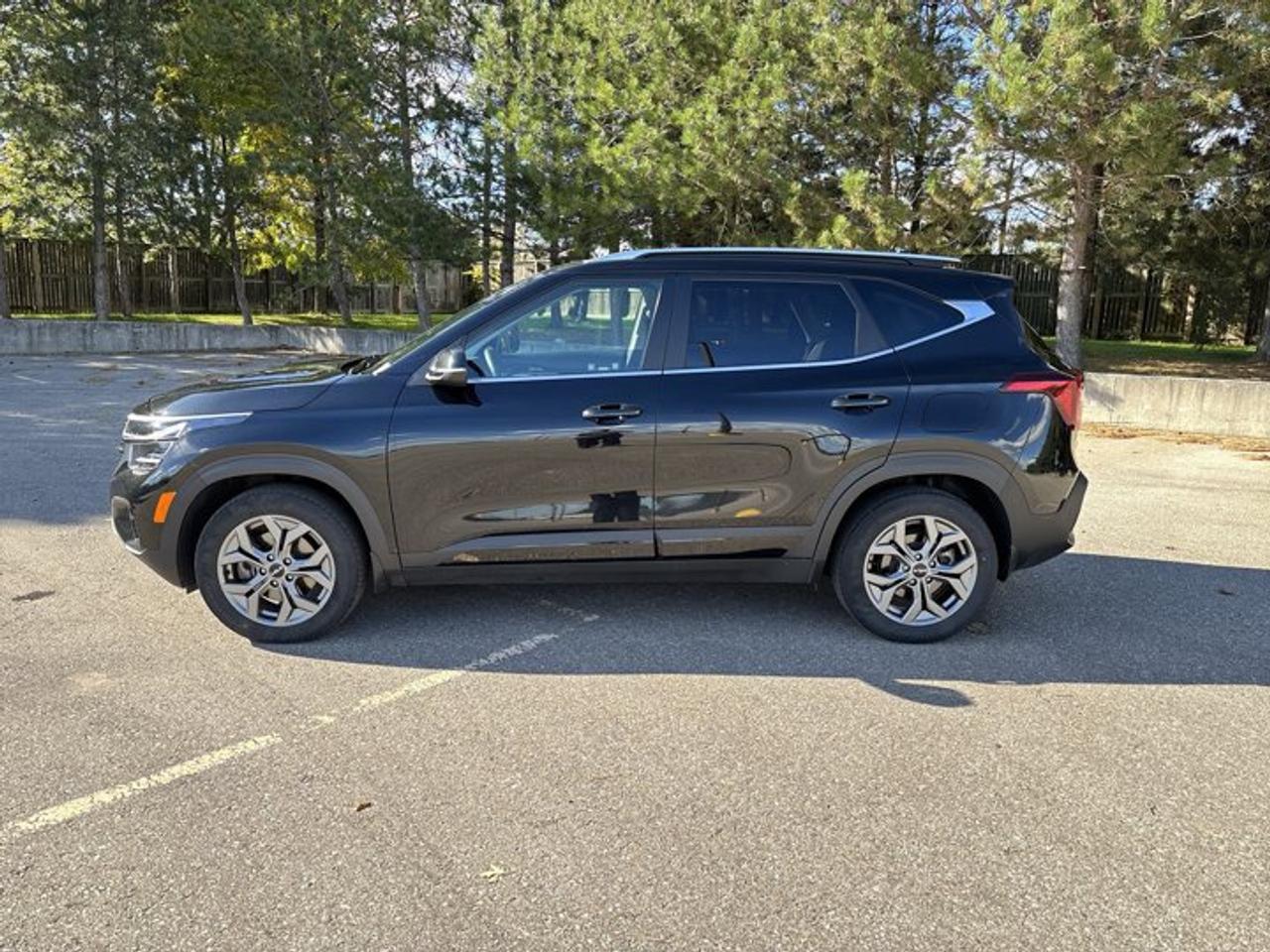 2025 Kia Seltos EX AWD | No Accidents | Heated Steering | Leather Seats Photo