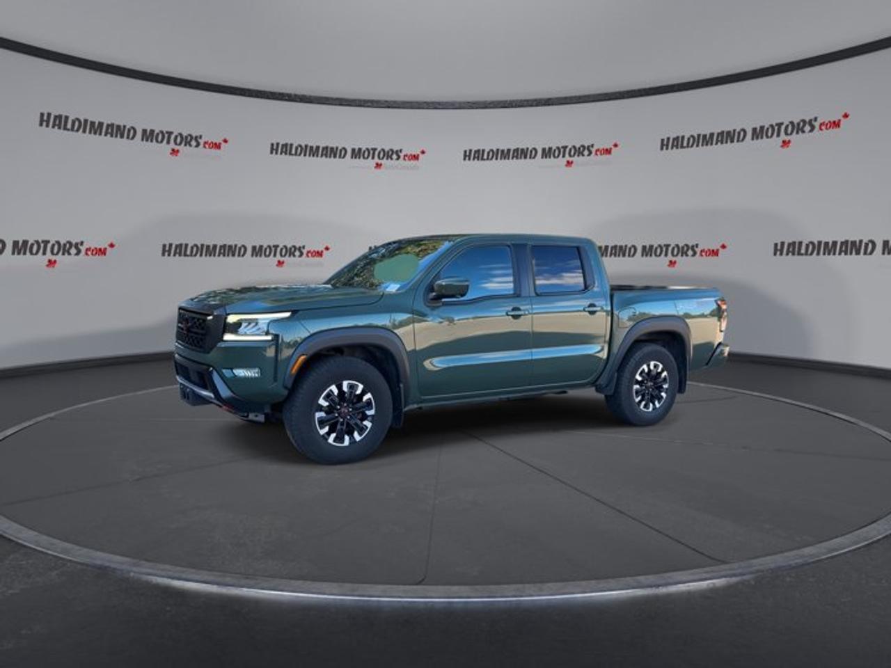 2022 Nissan Frontier PRO-4X Crew Cab 5' Bed 4x4 | One Owner | No Accidents Photo