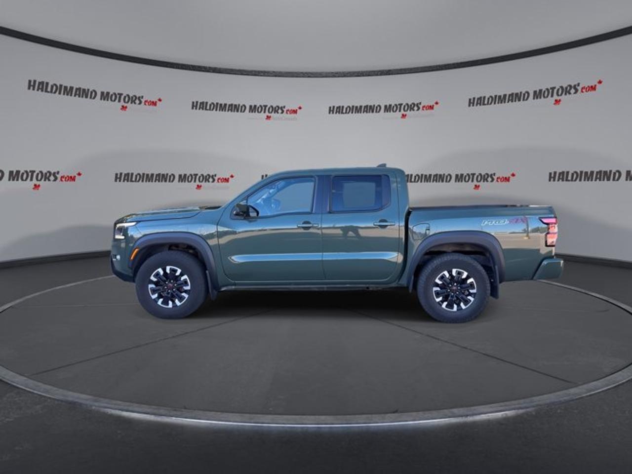 2022 Nissan Frontier PRO-4X Crew Cab 5' Bed 4x4 | One Owner | No Accidents Photo