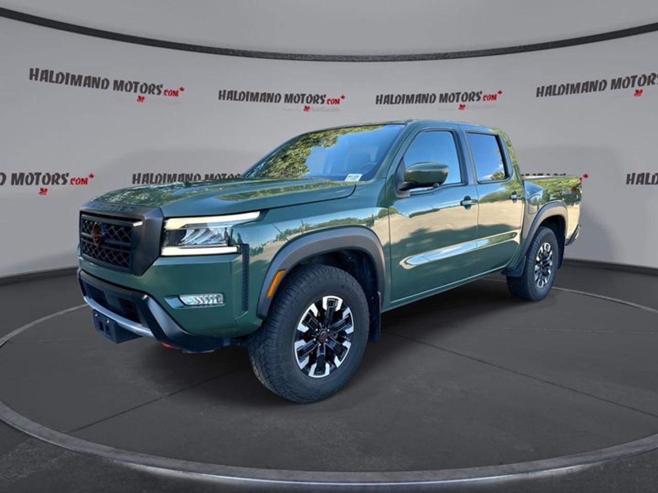 2022 Nissan Frontier PRO-4X Crew Cab 5' Bed 4x4 | One Owner | No Accidents Photo0