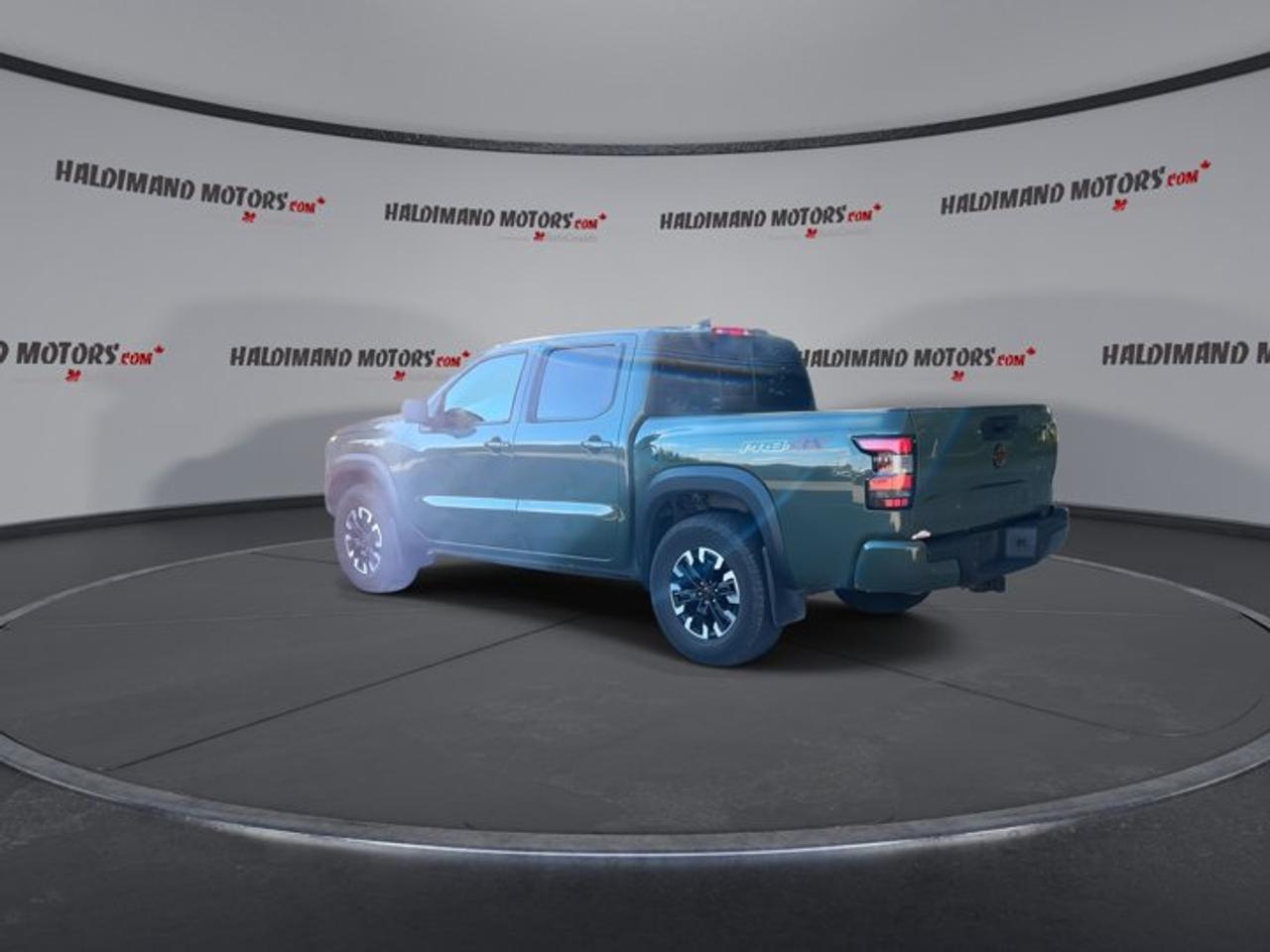 2022 Nissan Frontier PRO-4X Crew Cab 5' Bed 4x4 | One Owner | No Accidents Photo