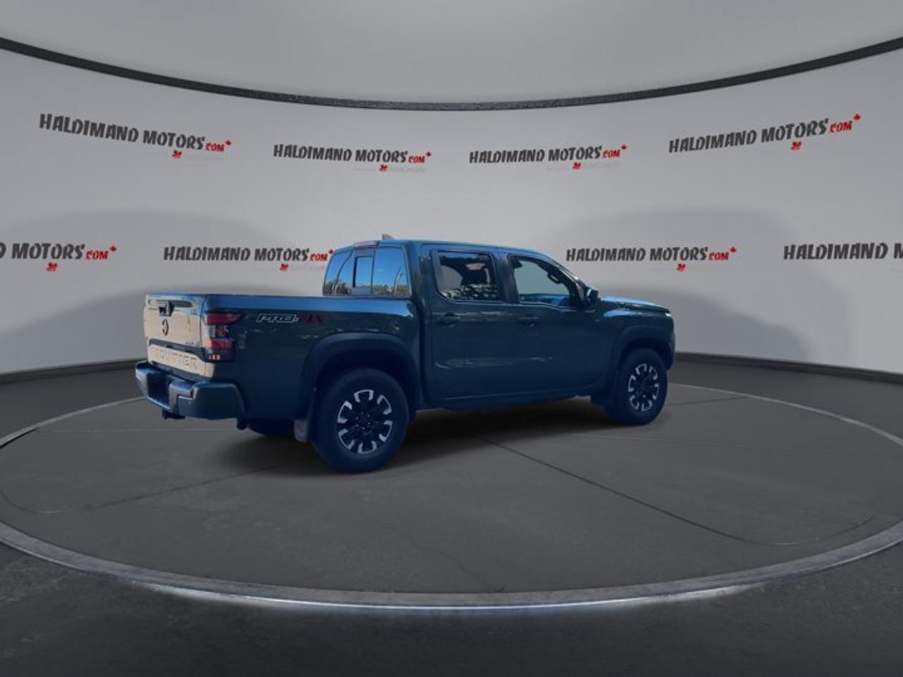 2022 Nissan Frontier PRO-4X Crew Cab 5' Bed 4x4 | One Owner | No Accidents Photo