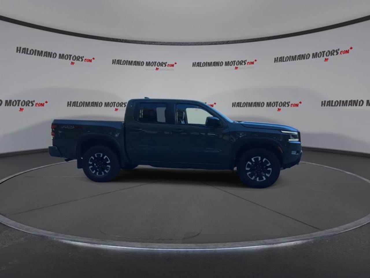 2022 Nissan Frontier PRO-4X Crew Cab 5' Bed 4x4 | One Owner | No Accidents Photo