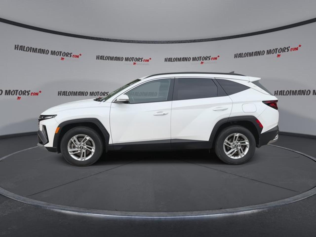 2026 Hyundai Tucson Preferred AWD | One Owner | No Accidents | Heated Steering Photo4