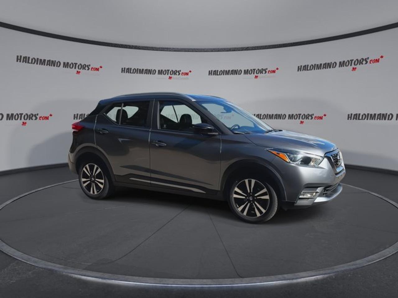 2019 Nissan Kicks SR FWD | No Accidents | Leather Seats Photo5