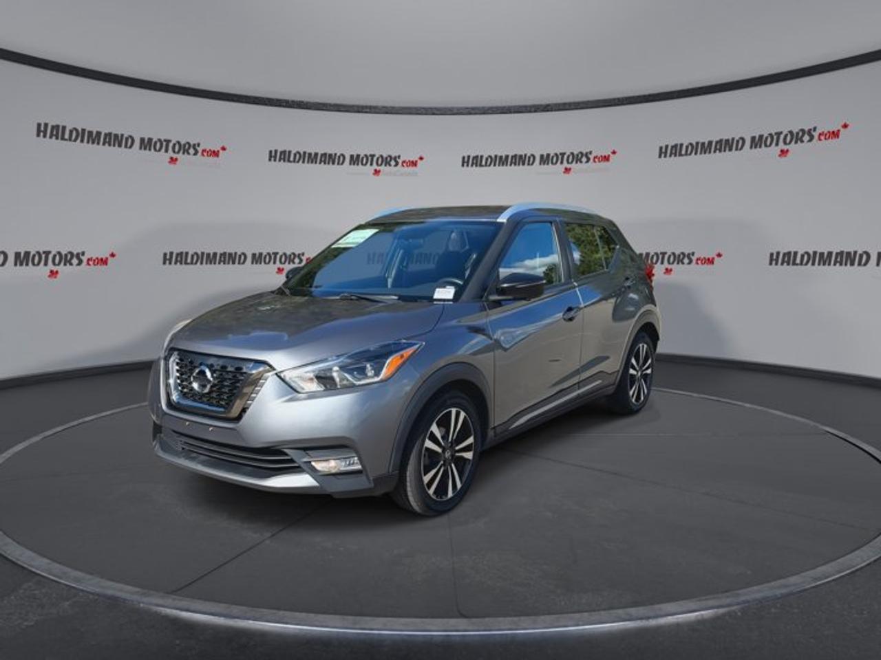 2019 Nissan Kicks SR FWD | No Accidents | Leather Seats Photo3