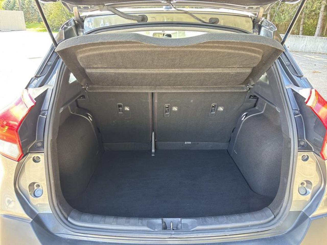2019 Nissan Kicks SR FWD | No Accidents | Leather Seats Photo